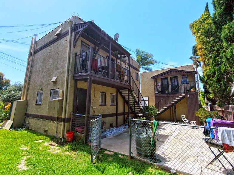 246 Newport Ave, Long Beach, CA à vendre - Photo de l’immeuble – Image 3 sur 10