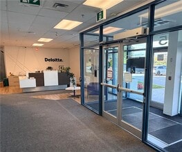 365 March Rd, Ottawa, ON à louer Photo intérieure– Image 2 sur 4