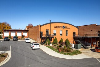 Plus de détails pour 109 E Fleming Dr, Morganton, NC - Local commercial à louer