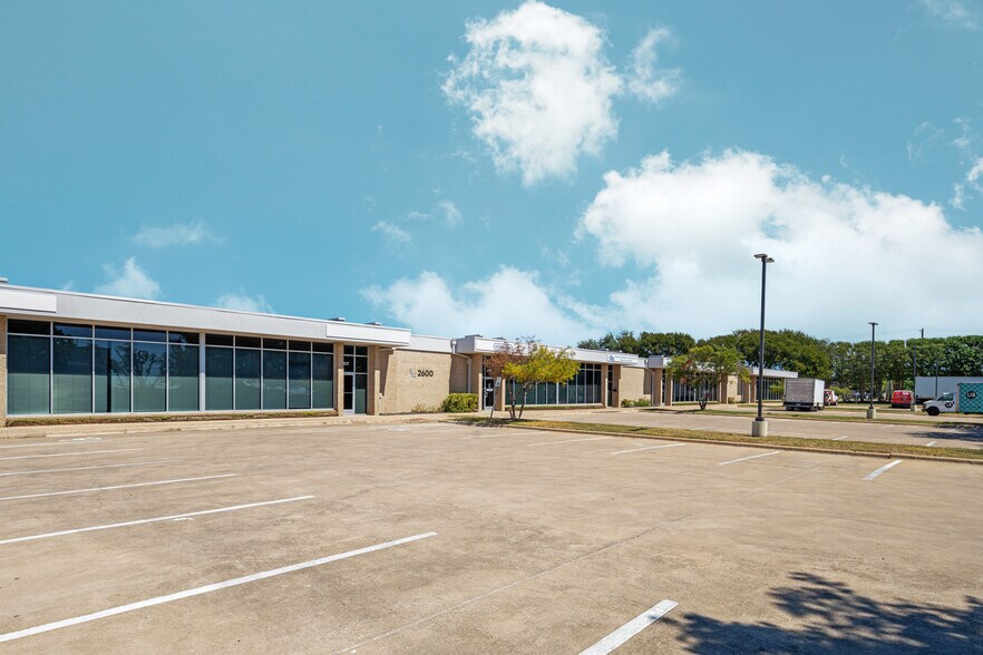 2600 Longhorn Blvd, Austin, TX à louer - Photo de l’immeuble – Image 3 sur 8