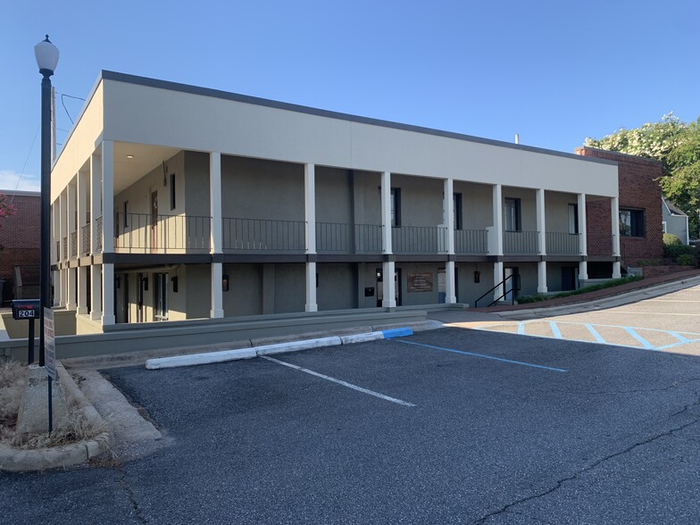 130 N Tradd St, Statesville, NC à louer - Photo de l’immeuble – Image 2 sur 19