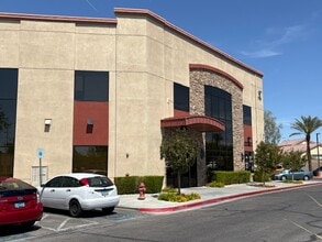 710 Coronado Center Dr, Henderson, NV à louer Photo de l’immeuble– Image 2 sur 10