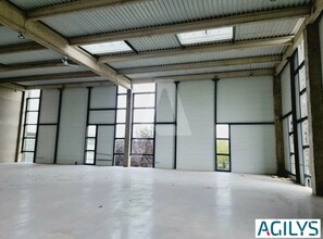 Local d’activités dans Élancourt à louer Photo intérieure– Image 2 sur 3