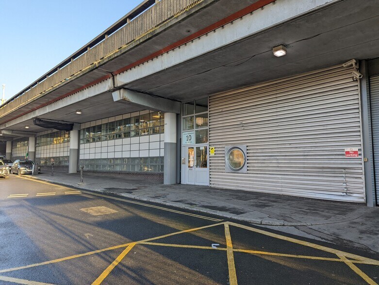 10 Acklam Rd, Londres à louer - Photo de l’immeuble – Image 3 sur 3