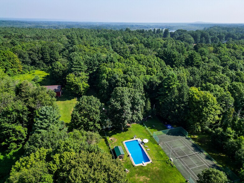 460 Crescent Ave, Saratoga Springs, NY à vendre - Photo de l’immeuble – Image 2 sur 16