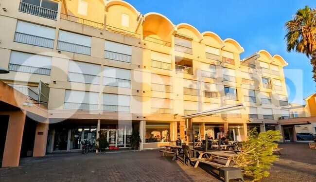 Plus de détails pour Local commercial à vendre