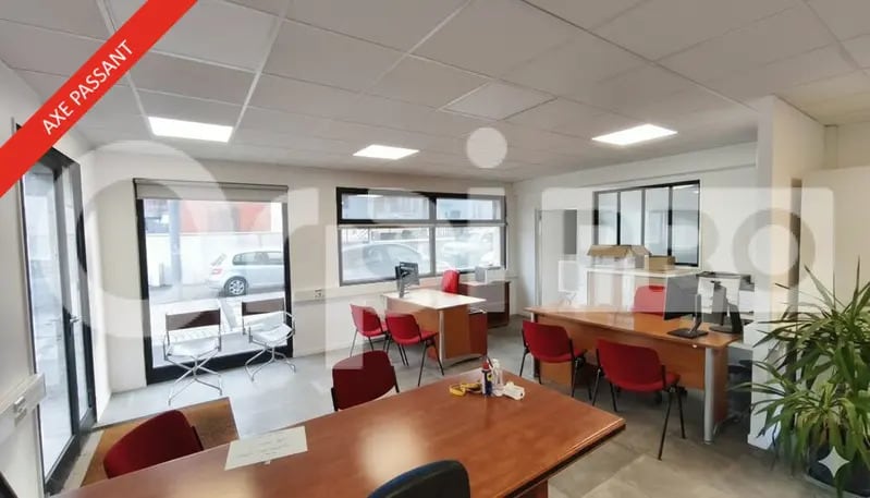 Bureau dans Villeneuve-le-Roi à louer - Photo intérieure – Image 2 sur 8