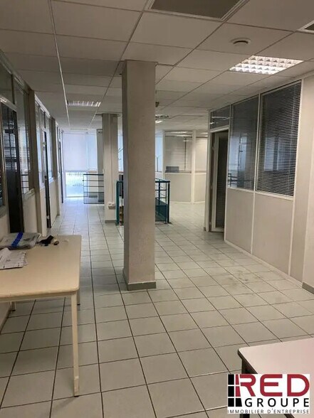 Local commercial dans Aubagne à vendre - Photo de l’immeuble – Image 3 sur 5