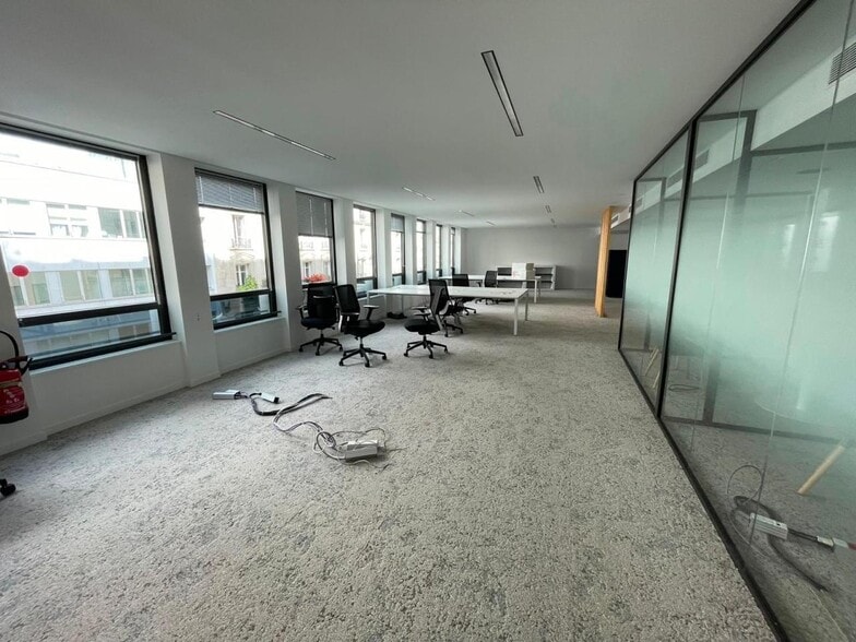 20 Rue Brunel, Paris à louer - Photo de l’immeuble – Image 3 sur 13