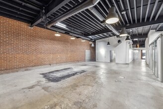 742 N Cahuenga Blvd, Los Angeles, CA à louer Photo intérieure– Image 1 sur 6