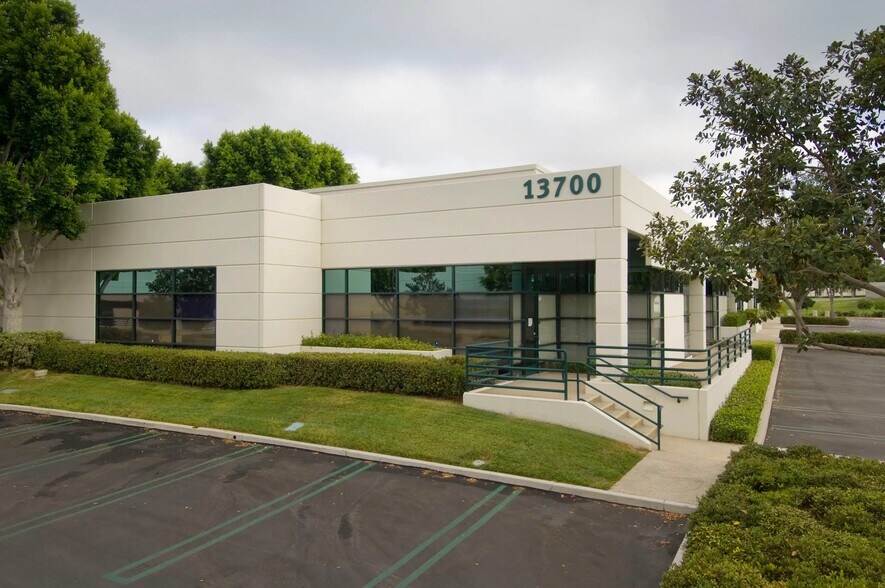 20 Fairbanks, Irvine, CA à louer - Photo de l’immeuble – Image 2 sur 27
