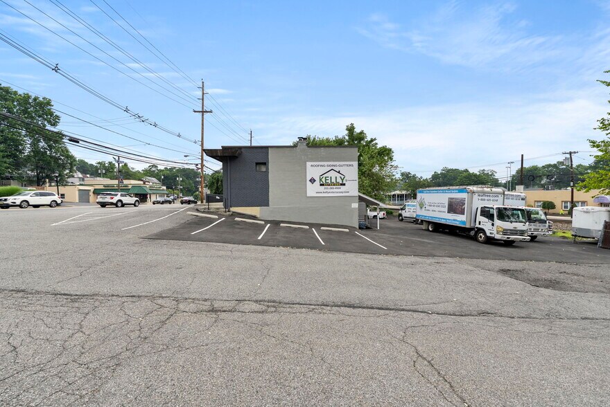 111 Kinderkamack Rd, Emerson, NJ à vendre - Photo de l’immeuble – Image 3 sur 6