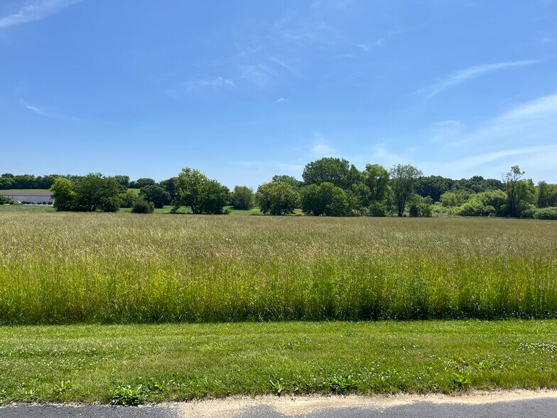 2429 Cottage Grove Rd, Cottage Grove, WI à vendre - Photo de l’immeuble – Image 3 sur 11