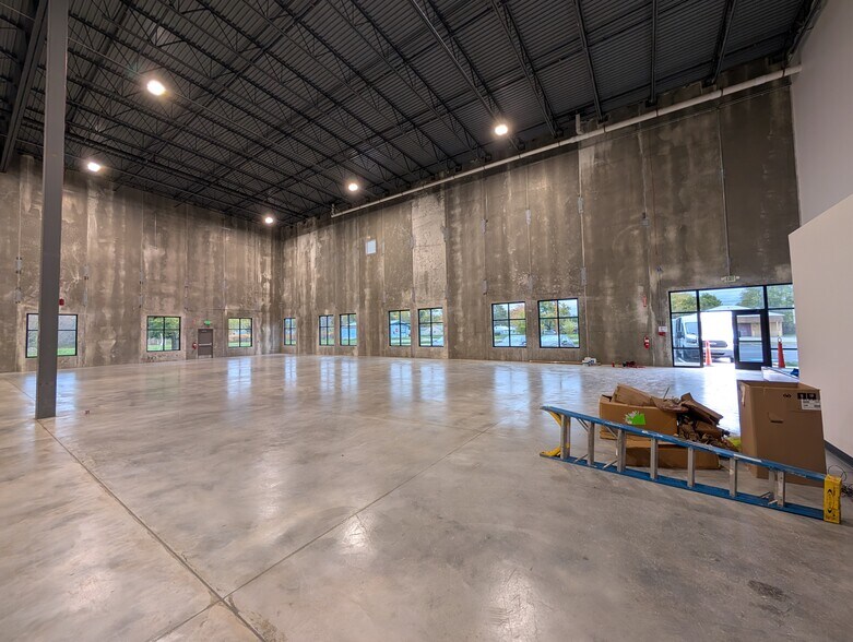 0 Nevada Ave SW, Warren, OH à louer - Photo de l’immeuble – Image 3 sur 56