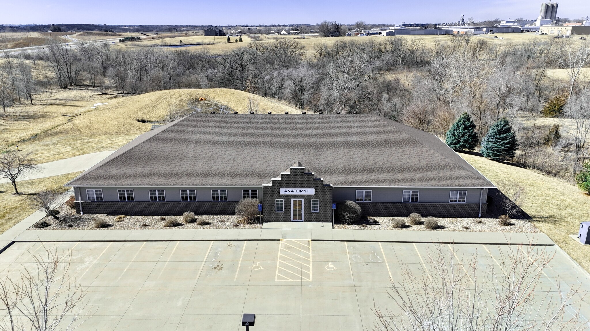 411 SE 9th St, Pella, IA à louer Photo principale– Image 1 sur 6