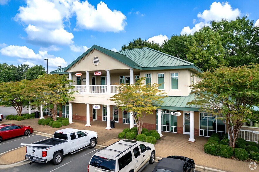 302-310 Springcrest Dr, Fort Mill, SC à louer - Photo de l’immeuble – Image 2 sur 5