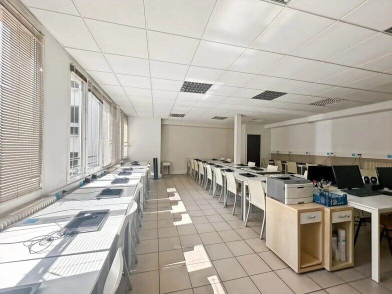 Bureau dans Paris à louer - Photo de l’immeuble – Image 2 sur 6