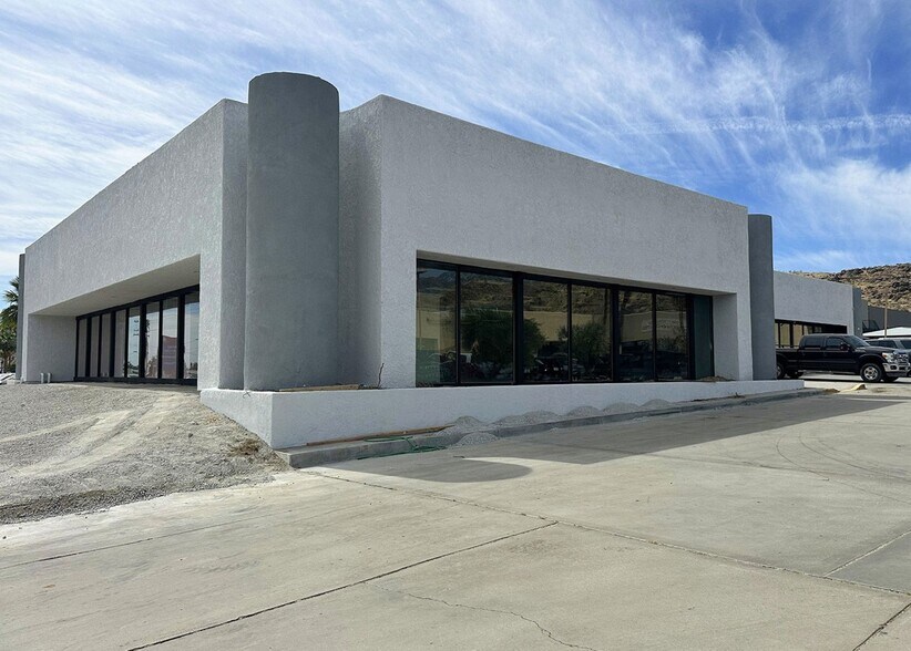 67777 E Palm Canyon Dr, Cathedral City, CA à louer - Photo de l’immeuble – Image 2 sur 4