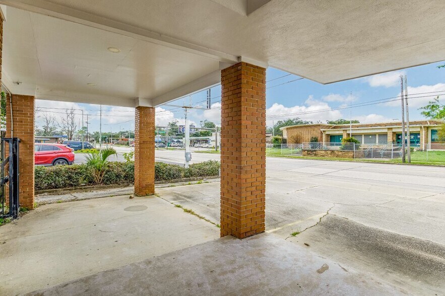 2220 N Palafox St, Pensacola, FL à vendre - Photo de l’immeuble – Image 3 sur 38