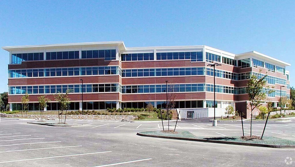900 W Park Dr, Westborough, MA à louer - Photo principale – Image 2 sur 5