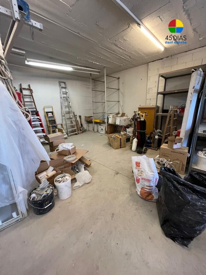 Ripollet, BAR 08291 - Lot 1 -  - Photo intérieure - Image 1 of 10