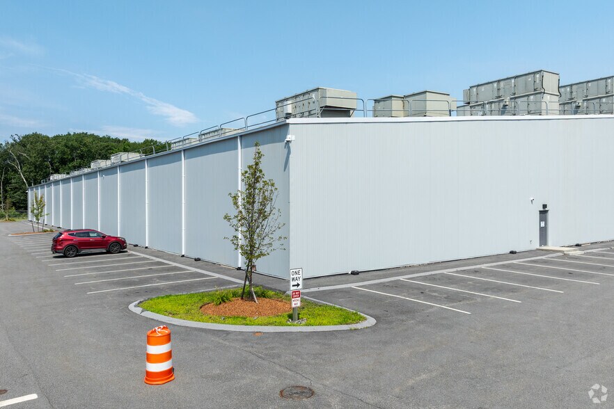 5-7 Industrial Rd, Milford, MA à vendre - Photo de l’immeuble – Image 3 sur 5