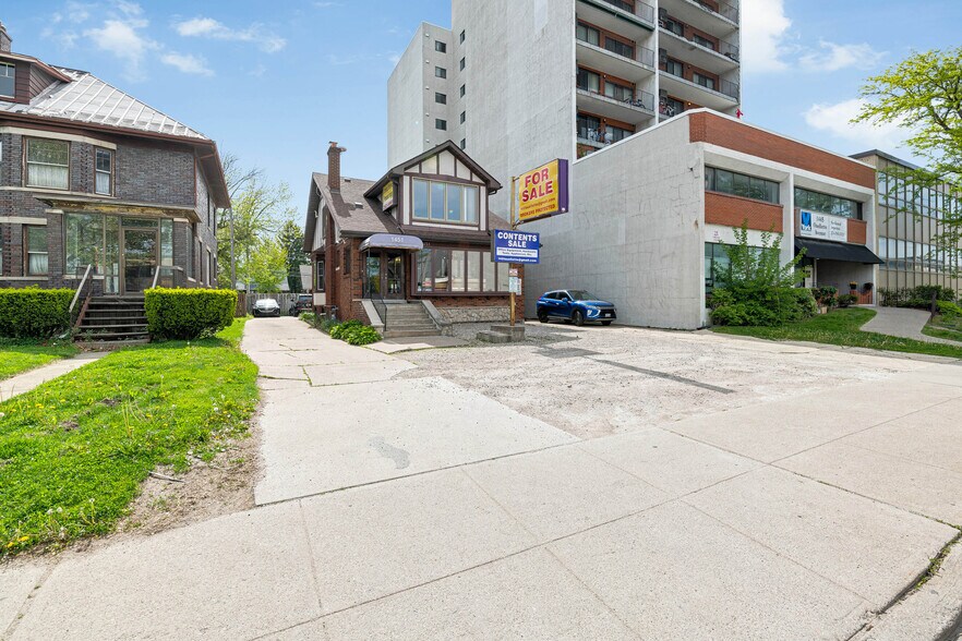 1451 Ouellette Av, Windsor, ON à vendre - Photo de l’immeuble – Image 3 sur 40