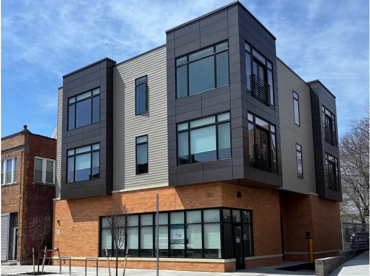 386 Grant St, Buffalo, NY à louer - Photo de l’immeuble – Image 1 sur 2