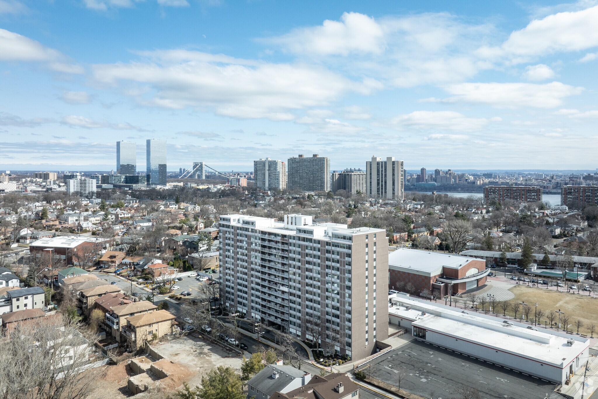 1350 15th St, Fort Lee, NJ à louer Aérien– Image 1 sur 32