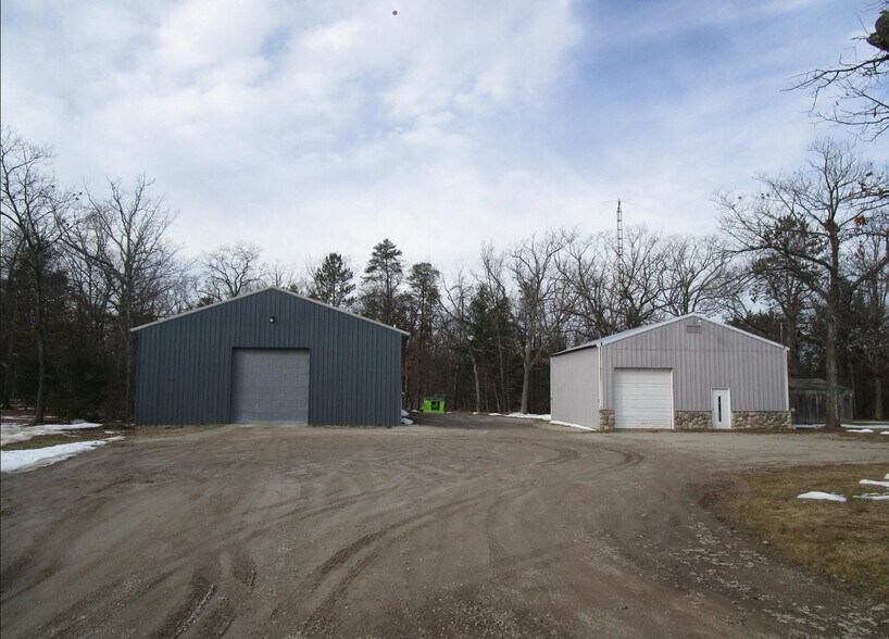 6300 S Straits Hwy, Indian River, MI à vendre - Photo de l’immeuble – Image 3 sur 9