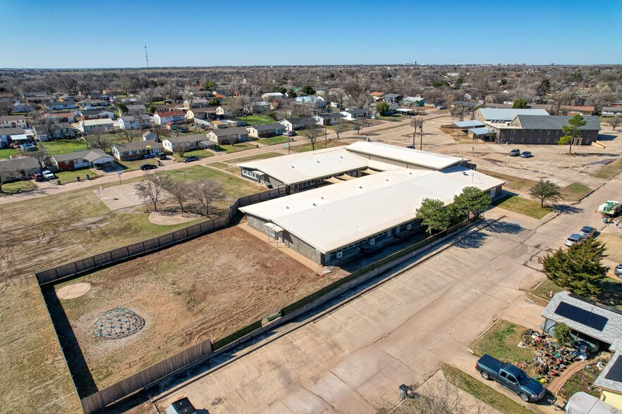 5402 NW Kinyon Ave, Lawton, OK à louer - Photo de l’immeuble – Image 2 sur 16