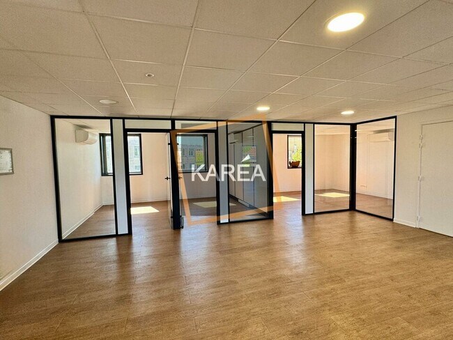 Plus de détails pour Bureau à louer