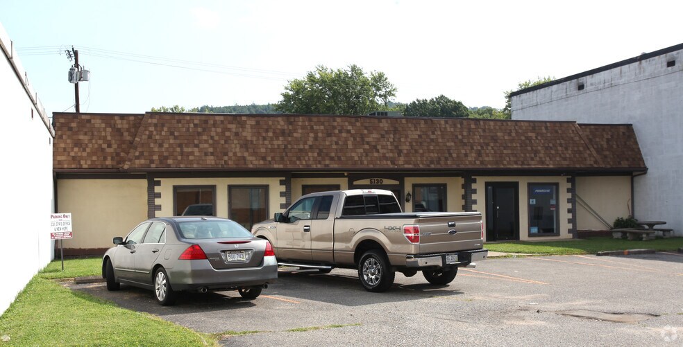 5130 MacCorkle Ave SE, Charleston, WV à louer - Photo de l’immeuble – Image 2 sur 22
