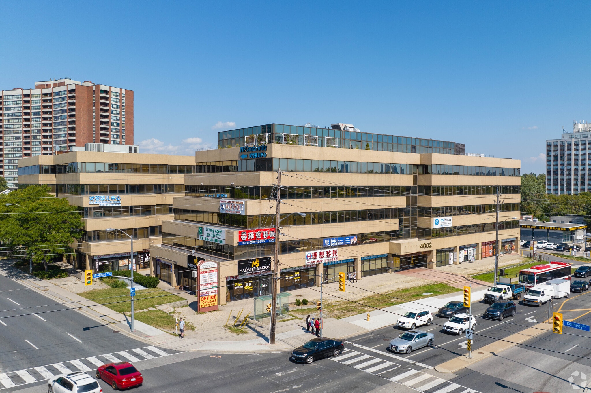 4002 Sheppard Ave E, Toronto, ON à vendre Photo principale– Image 1 sur 9