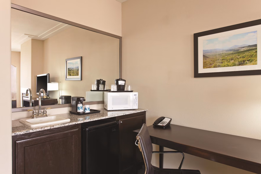 20 W Pacheco Blvd, Los Banos, CA à vendre - Photo de l’immeuble – Image 2 sur 19