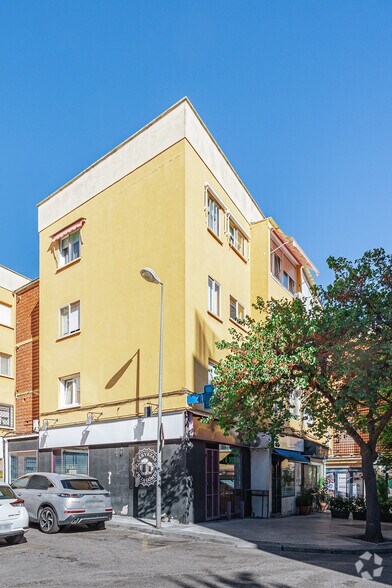 Local commercial dans Majadahonda, Madrid à louer - Photo de l’immeuble – Image 2 sur 2