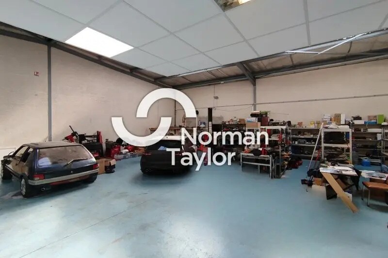 Local d’activités dans Montpellier à louer - Photo de l’immeuble – Image 1 sur 8