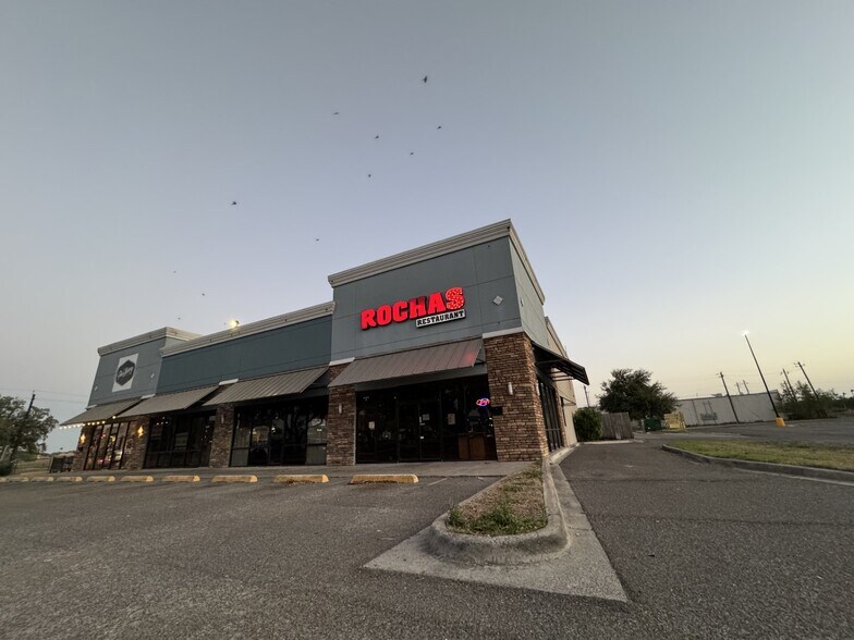 1402 S Jackson Rd, McAllen, TX à louer - Photo de l’immeuble – Image 2 sur 8