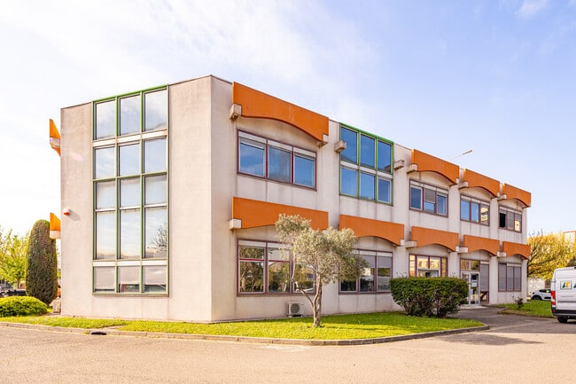 Plus de détails pour 16 Boulevard Des Acieries, Marseille - Local d'activités à louer