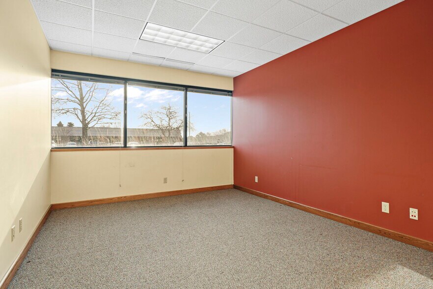 1210 Fourier Dr, Madison, WI à vendre - Photo de l’immeuble – Image 3 sur 15