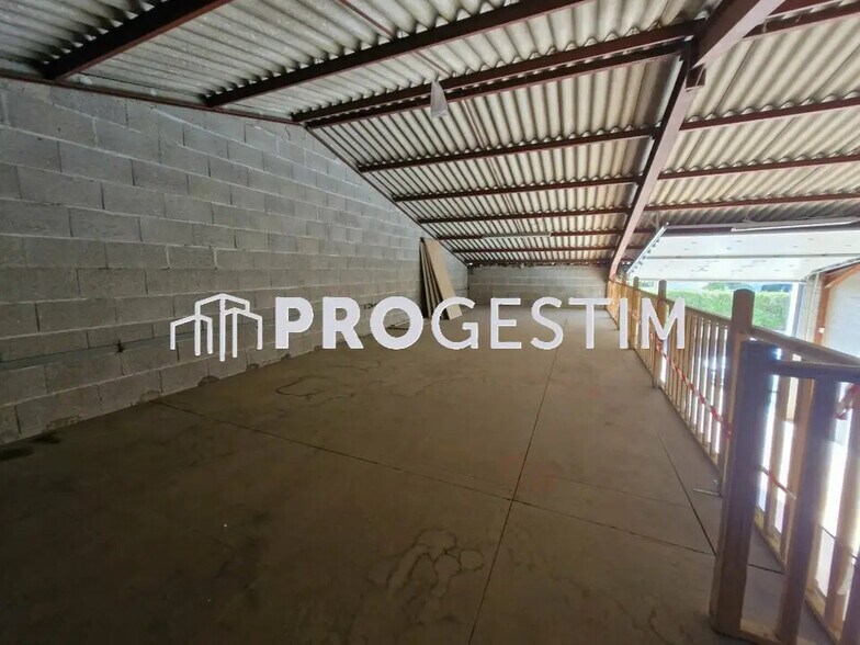 Local d’activités dans Chevigny-Saint-Sauveur à louer - Photo de l’immeuble – Image 2 sur 6