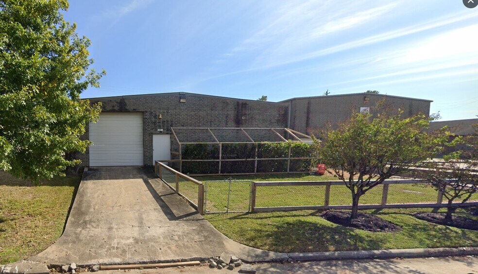 903 Bay Star Blvd, Webster, TX à louer - Photo de l’immeuble – Image 2 sur 4