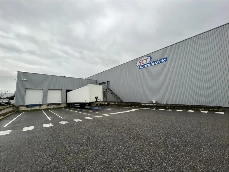 Local d'activités dans Plaisance-du-Touch à vendre - Photo de l’immeuble – Image 3 sur 10