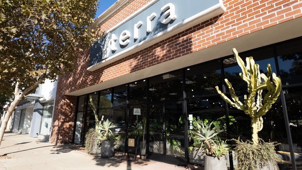 422 S Lake Ave, Pasadena, CA à vendre - Photo de l’immeuble – Image 3 sur 13