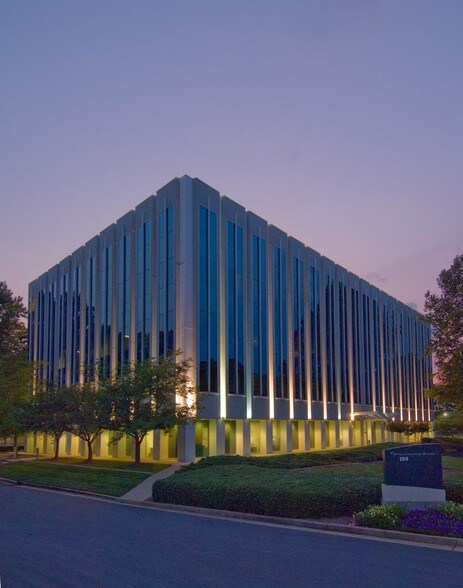 100 Glenridge Point Pky NE, Atlanta, GA à louer - Photo de l’immeuble – Image 3 sur 5