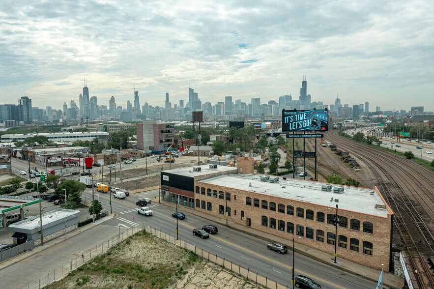 1401 W North Ave, Chicago, IL à louer - Photo principale – Image 1 sur 6
