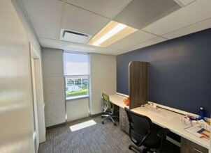 1200 E Morehead St, Charlotte, NC à louer Photo intérieure– Image 2 sur 5