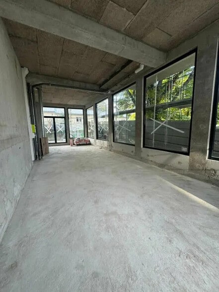 Local commercial dans Montreuil à vendre - Photo de l’immeuble – Image 1 sur 8