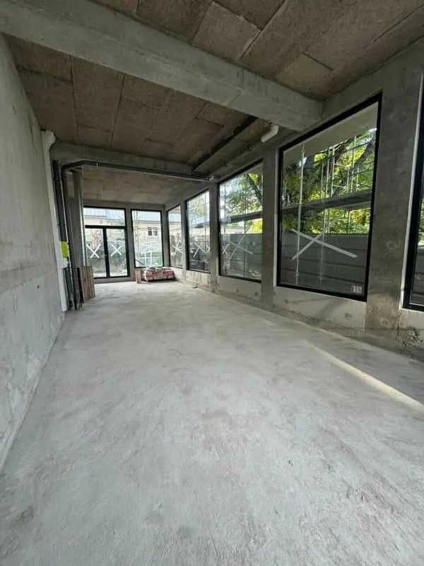 Plus de détails pour Local commercial à vendre