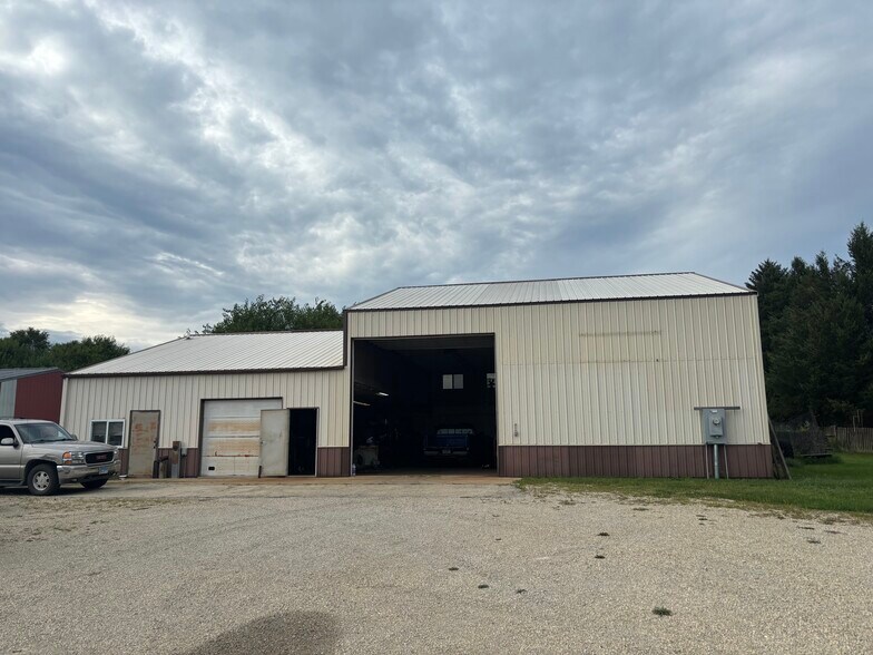 207 N 4099th Rd, Mendota, IL à vendre - Photo de l’immeuble – Image 2 sur 18